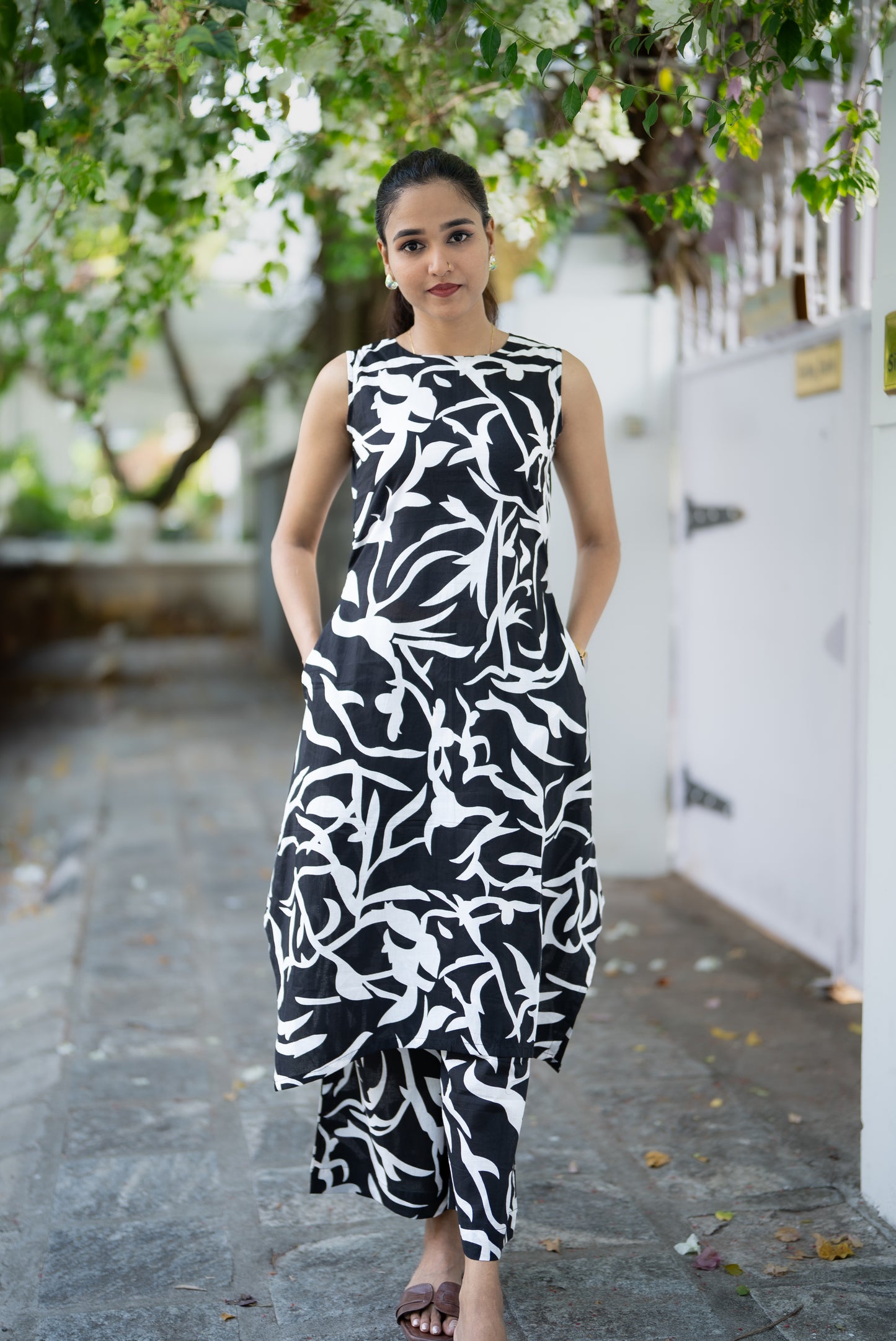 Black and White Abstract Printed Kurta Set