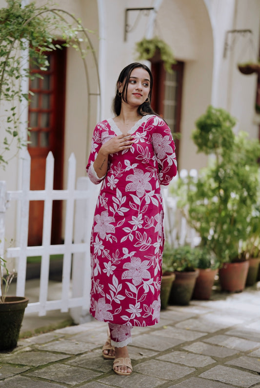 Magenta And White Floral Kurta And Pant Set with Lace Detailing