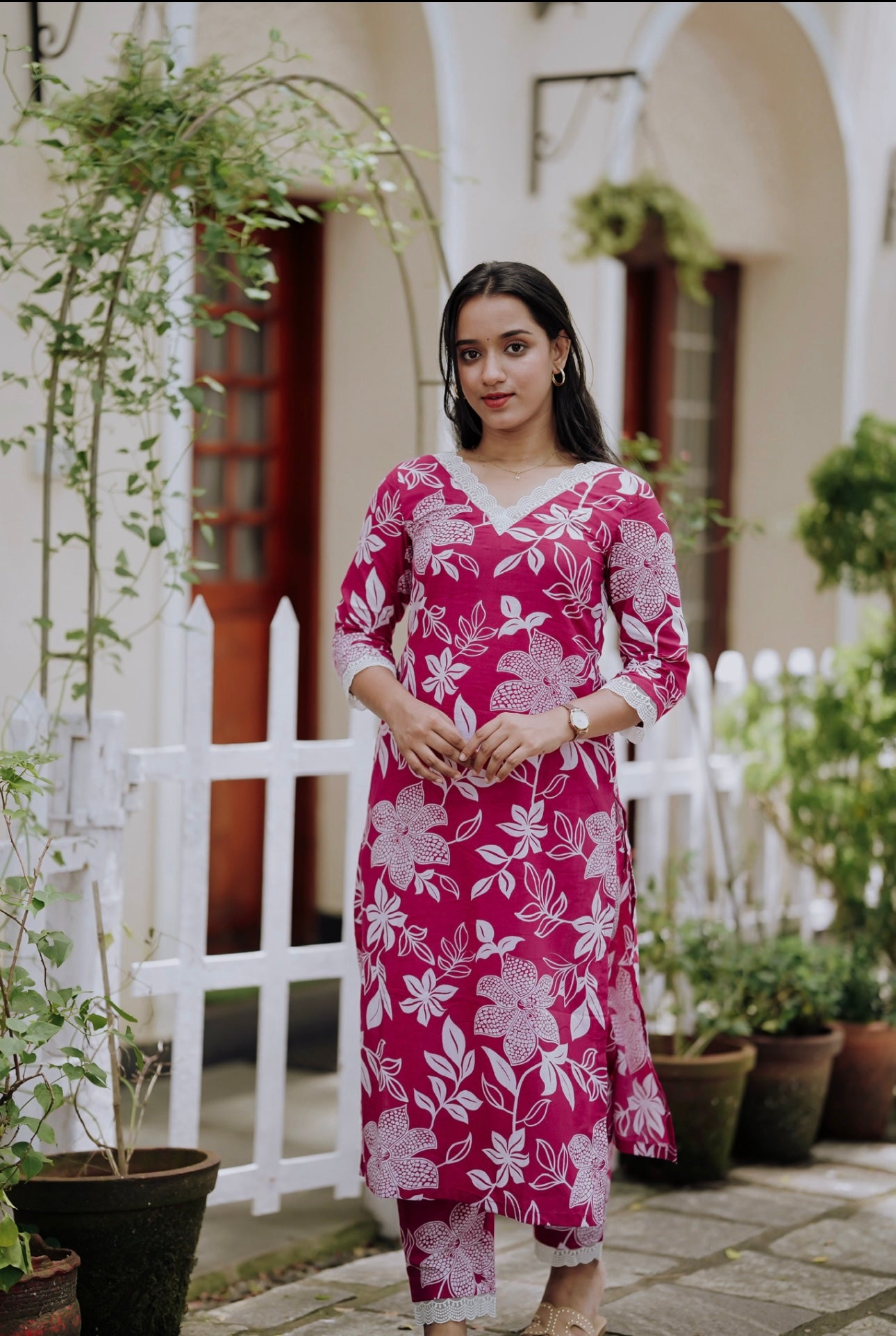 Magenta And White Floral Kurta And Pant Set with Lace Detailing