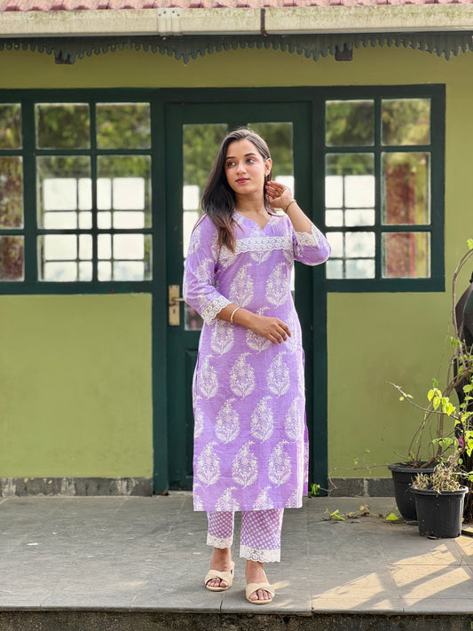 Light Lavender Lace detailed Kurta and Pant Set with Shirt Collar Neck