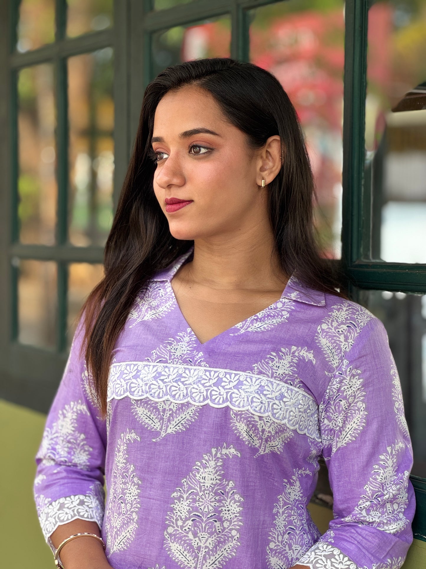 Light Lavender Lace detailed Kurta and Pant Set with Shirt Collar Neck