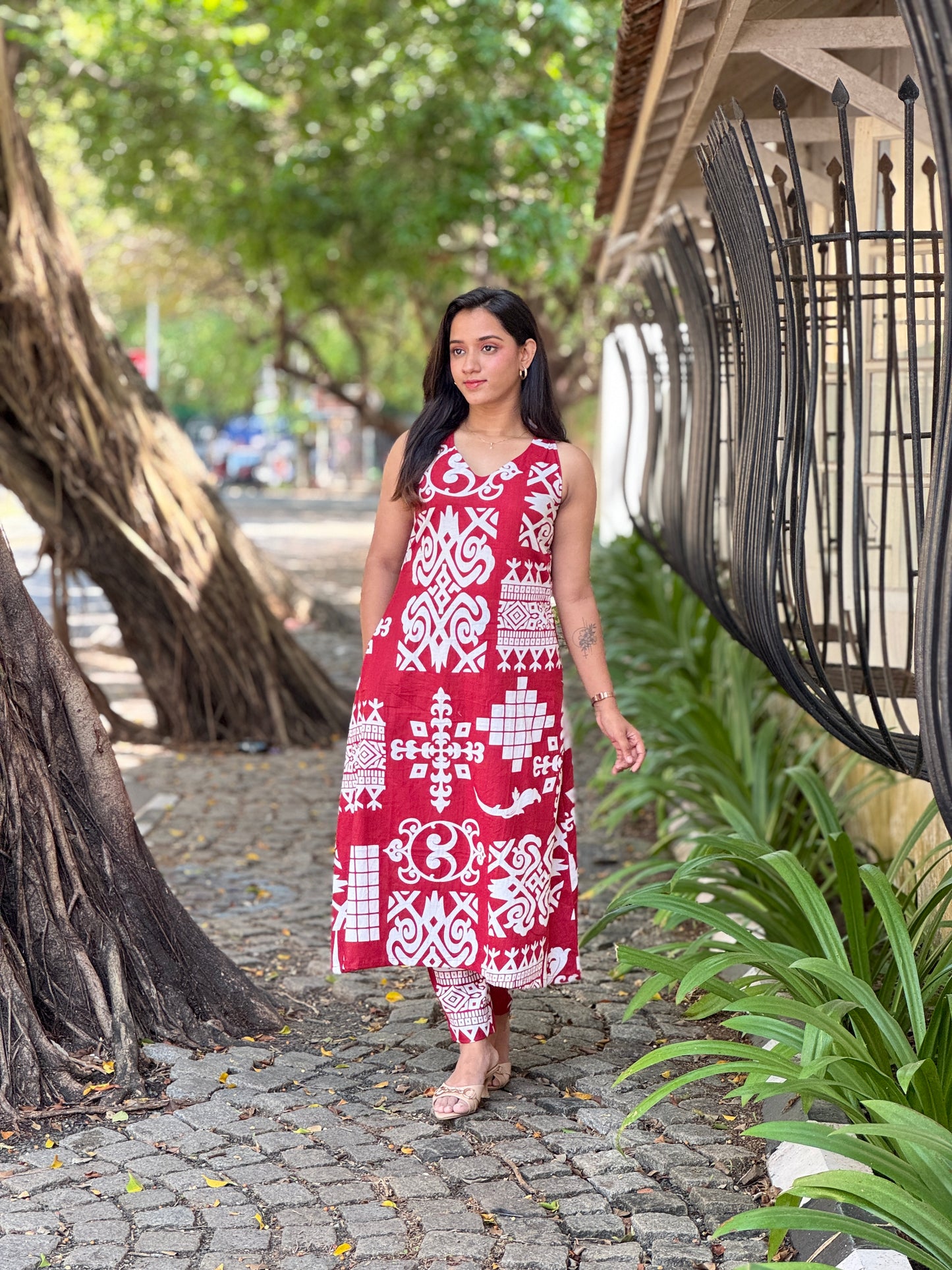 Red Abstract Print Kurta Pant Set