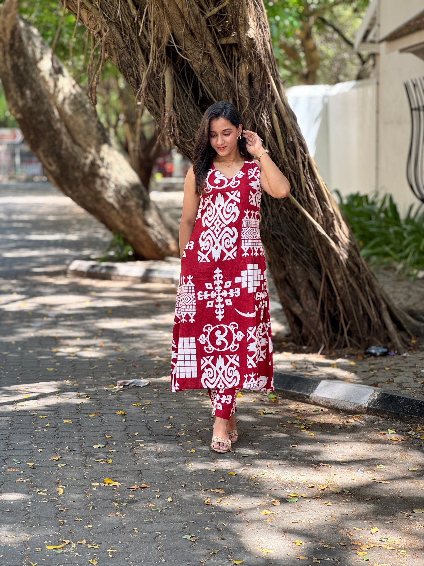 Red Abstract Print Kurta Pant Set