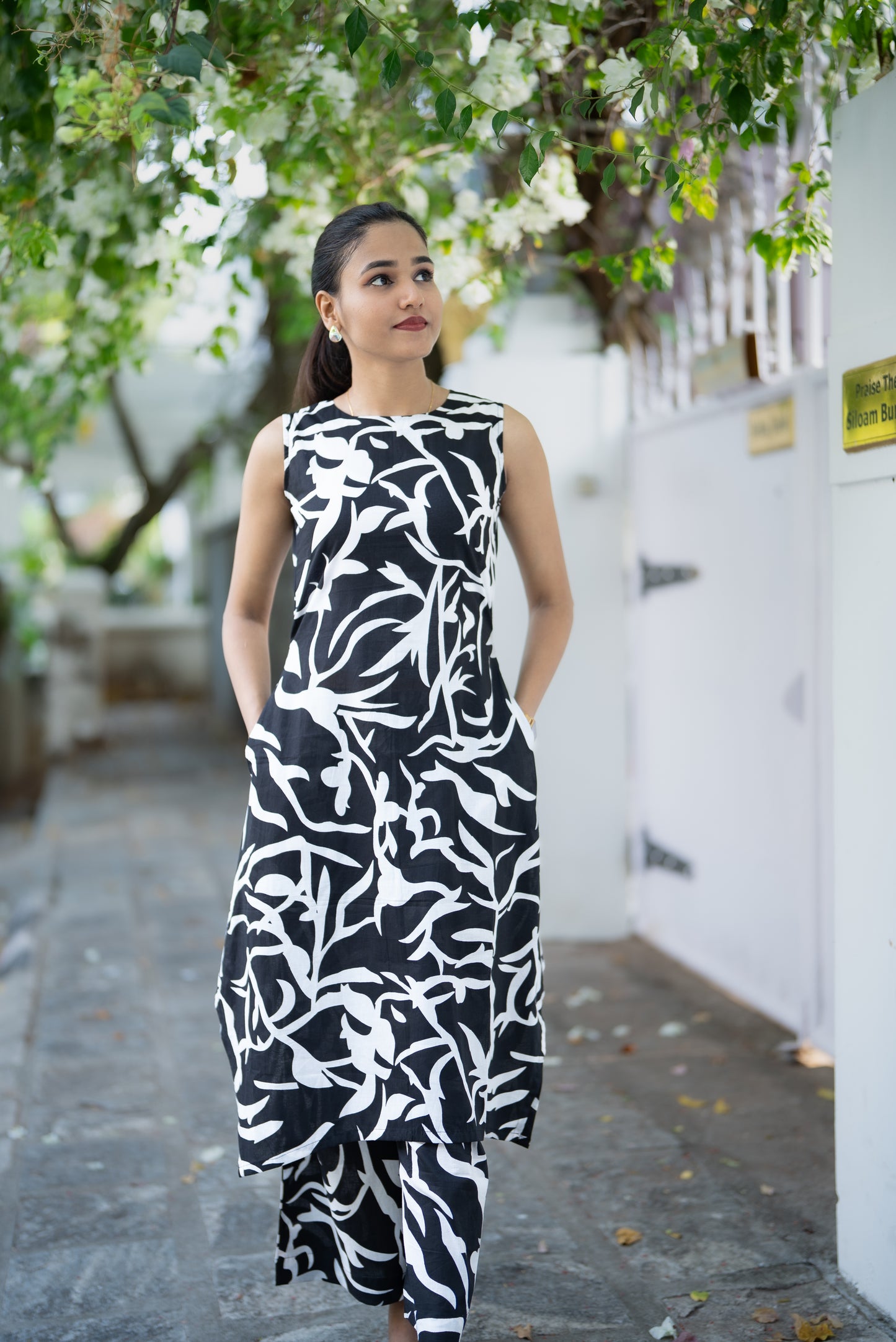 Black and White Abstract Printed Kurta Set